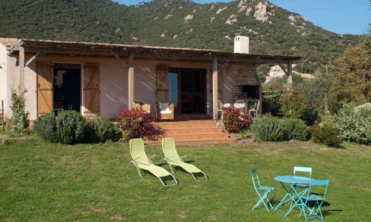 Monacia-d'Aullene House | Broom - MONACIA D'AULLENE