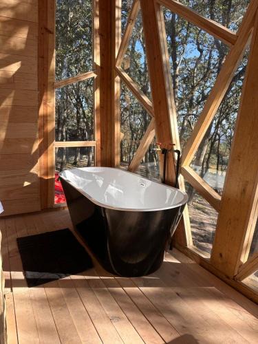 Santa Rosa Other | Cabaña con Balcón, Tina y Chimenea en la Montaña