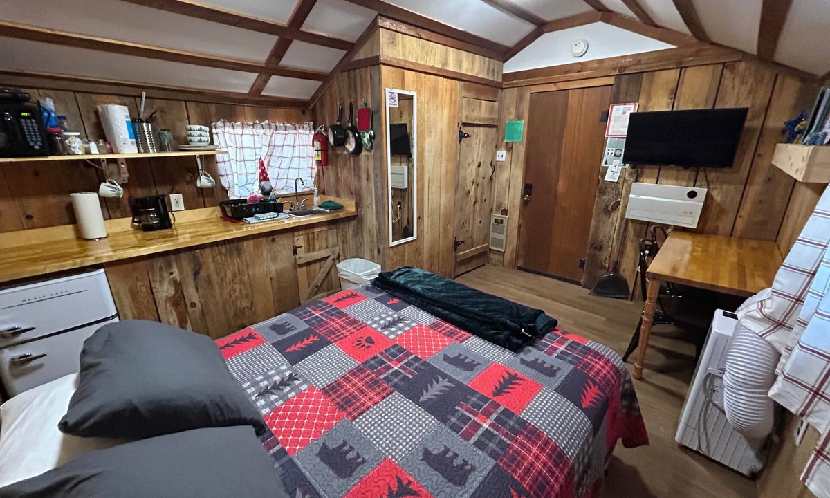 Christopher Creek Cabin | Cabin #5 - Studio - No Fireplace
