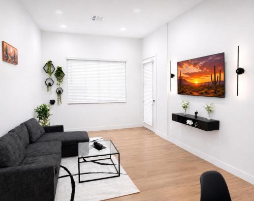 Desert Ridge Apartment | Cactus Cove Retreat Modern 2BR Home