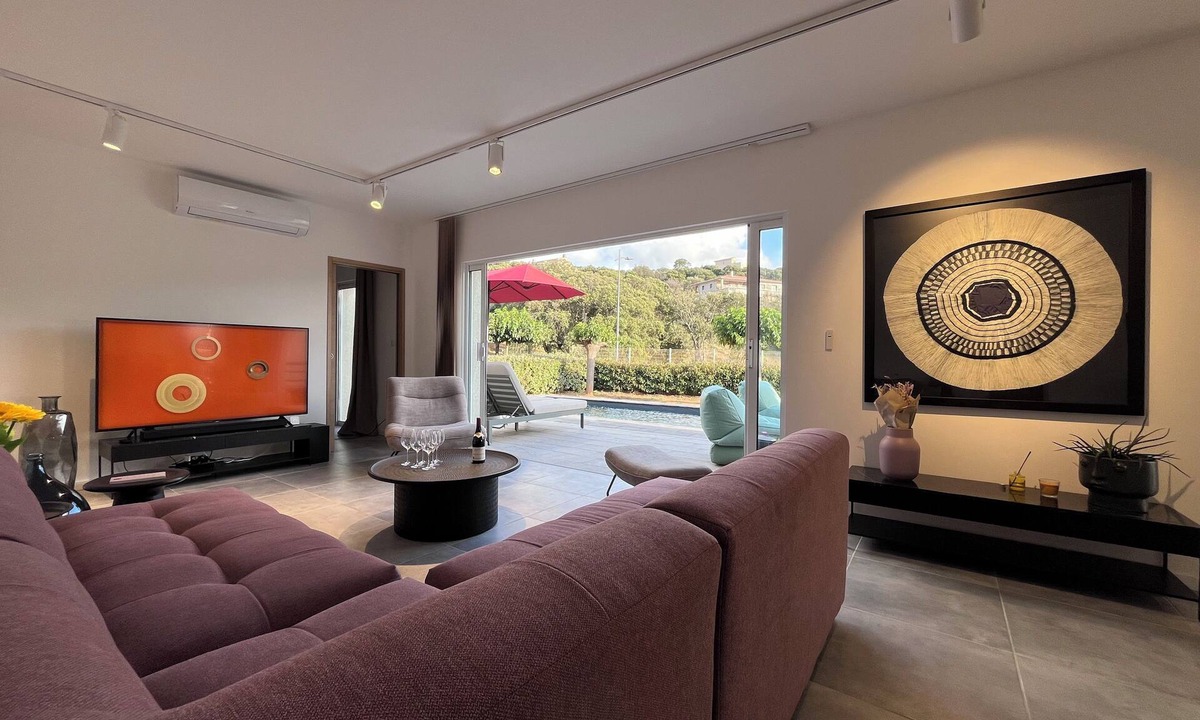 Propriano House | Casa Julia - Swimming pool. Well-located neighborhood.