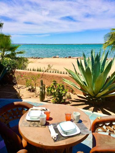 La Paz Bed & Breakfast | Casa Kootenay Waterfront Bnb
