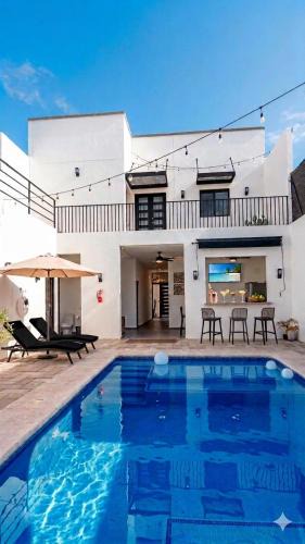 Guadalajara Municipality House | Casa Mundial 2026 for 20 people, 13 miles from Akron