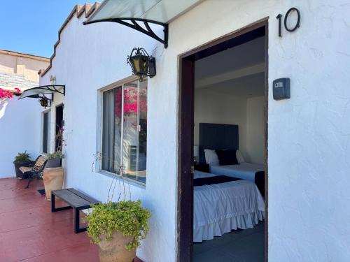 Ensenada Hotel | Casa Petri Hotel
