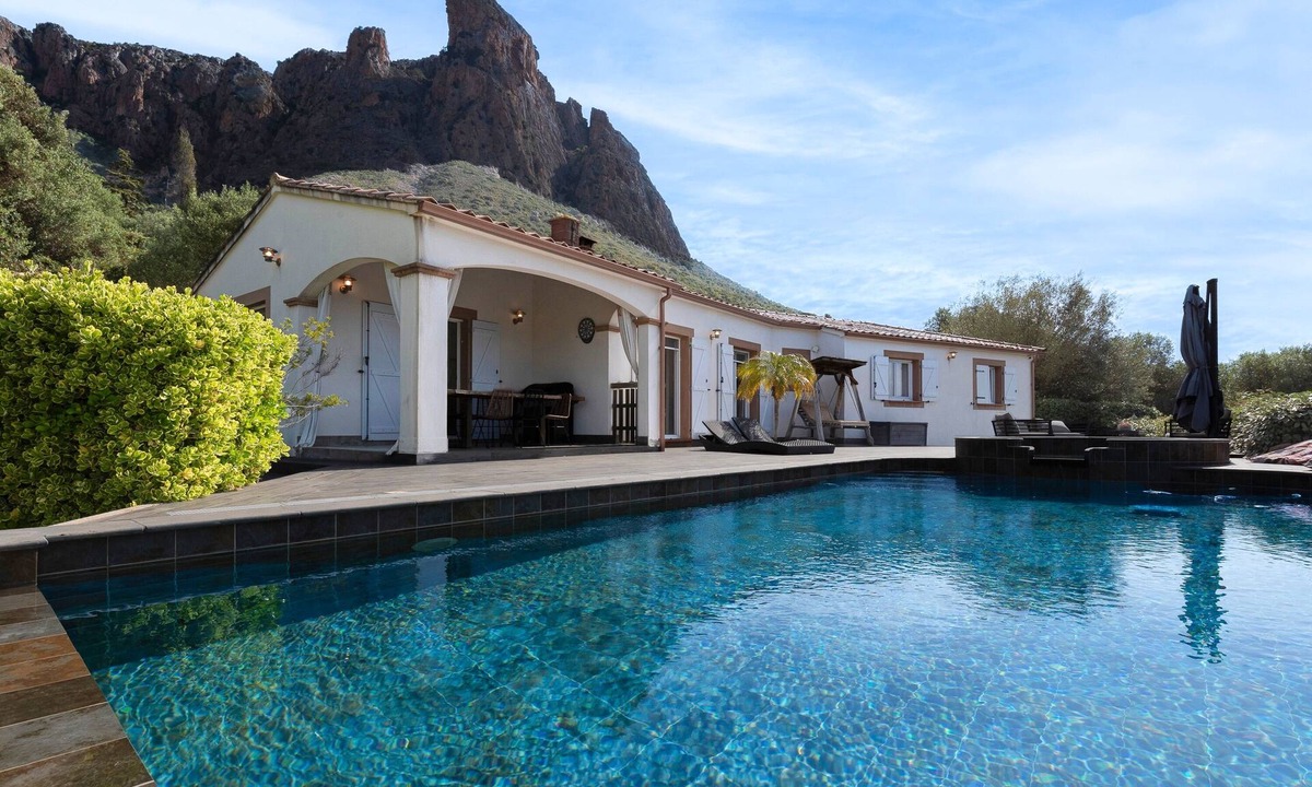 Afa House | Casa Piscia Rossa - Avec Piscine Privée et Jacuzzi
