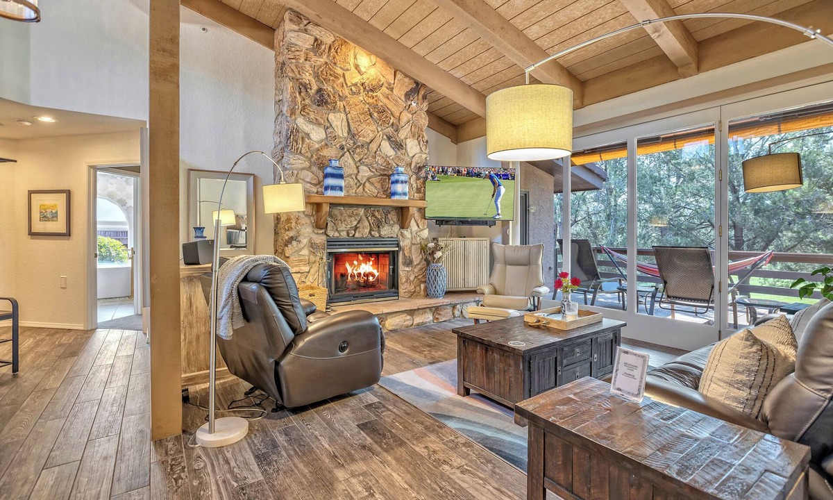 Oak Creek House | Casa Rosa-Canyon Mesa Country Club-Upscale Retreat- Golf/PB/Tennis/Pool/HotTub