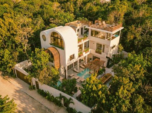 Tulum Villa | CASA TIRA - Your Luxury Jungle Mansion in Tulum