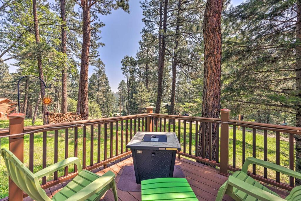 Cloudcroft House | 'Casa Verde' Cabin w/Fire Pit: 4 Mi to Ski