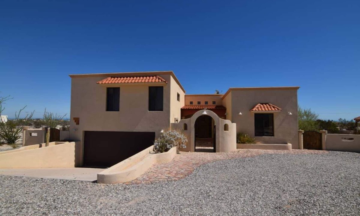 El Dorado Ranch House | Casa Welch: Spacious 3BR home in Resprt