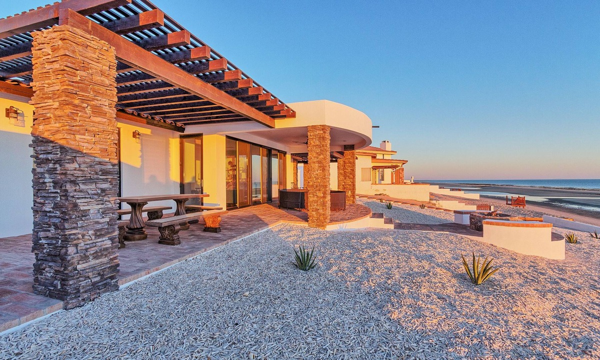 Las Conchas House | Casa Zillori – Beachfront Jacuzzi, Rocky Point