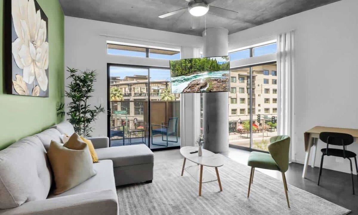 Evans Churchill Apartment | Centric 3BR |In HEART of DTPHX|Pool+Free Parking