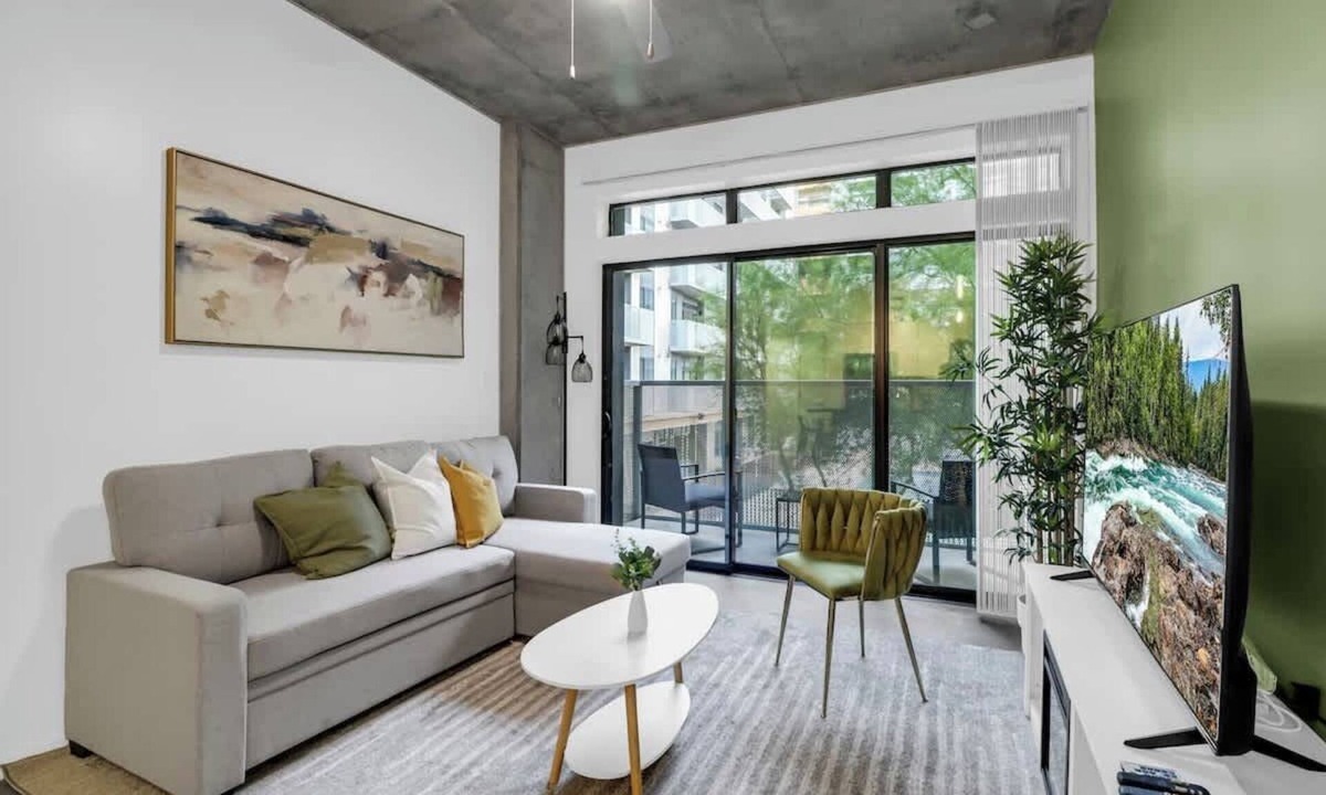 Evans Churchill Apartment | Centric 4BR |In HEART of DTPHX|Pool+Free Parking