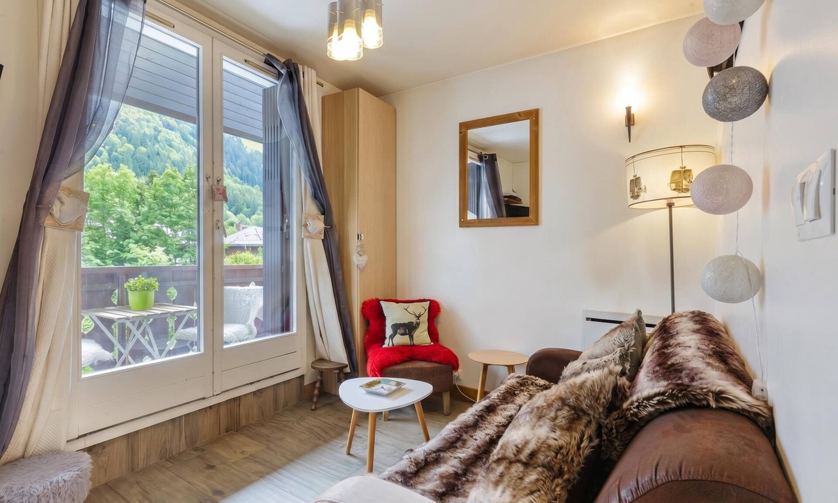 Chamonix City Centre Apartment | Cham Sud Iris357 Near Aiguille du Midi + Views, Chamonix, France
