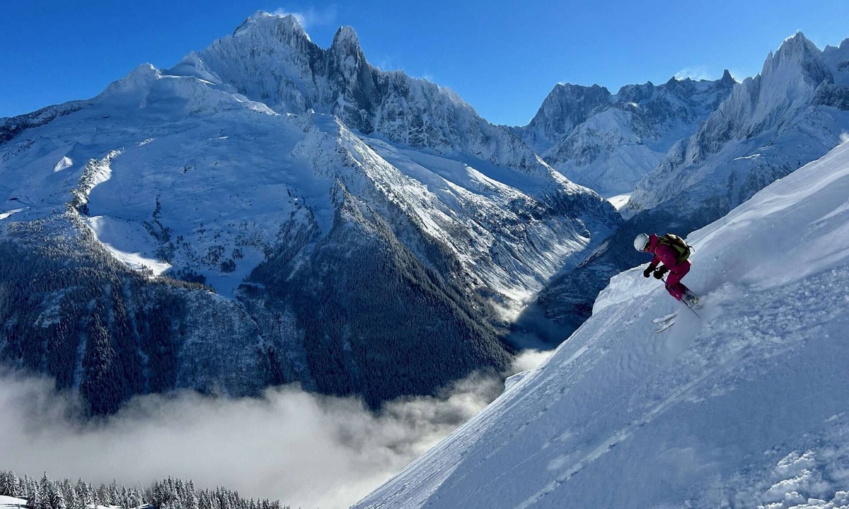 Les Praz-de-Chamonix Ski Chalet | Chaminox Chalet with traditional mountain features, a sense of style and panache