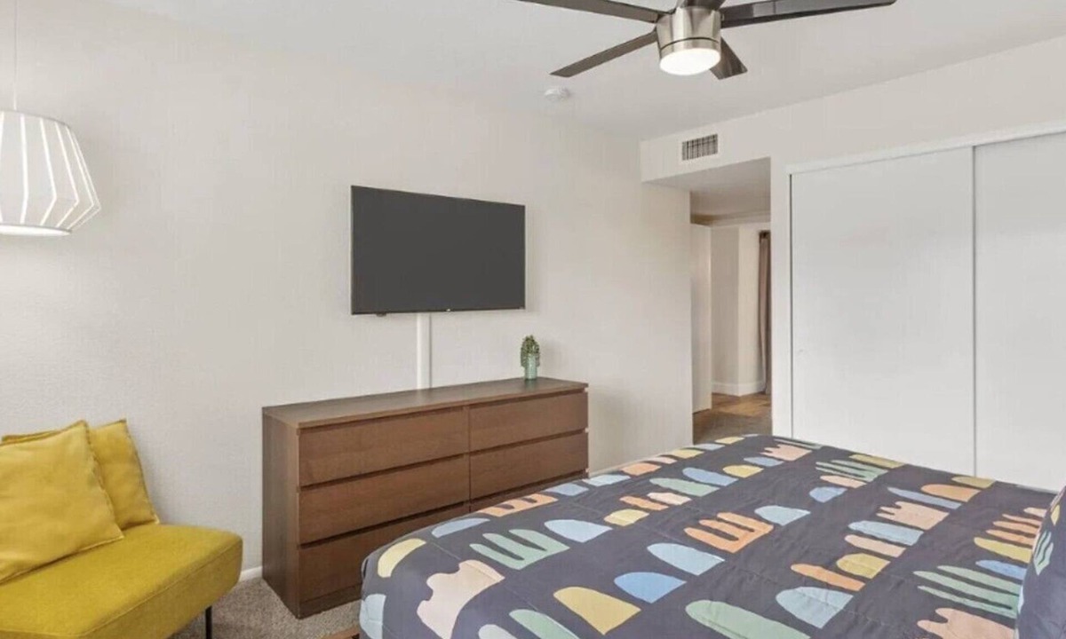 South Scottsdale Villa | Chaparral Charmer | 3BR | Pool | Bikes | King bed!