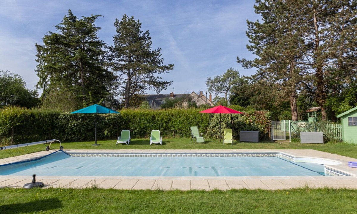 Monteaux Cottage | Character Accommodation, 2-4 guests, Heated Pool In The Heart Of Val de Loire