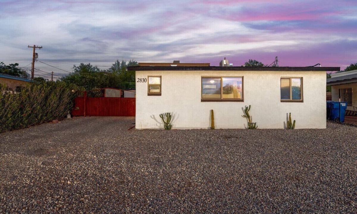 Hedrick Acres House | Charming/1 BR 1 BA/Fenced/Near U of A