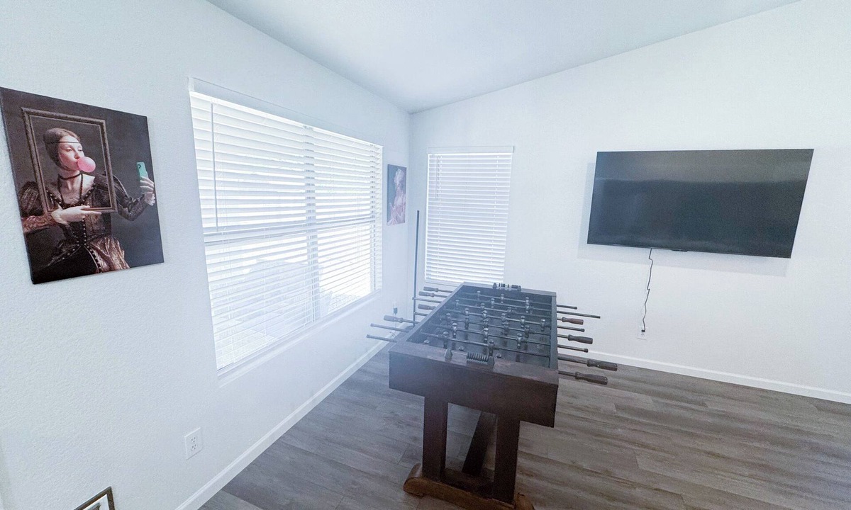 Arrowhead Ranch House | Charming 3-bedroom house upscale neighborhood with WiFi, AC in awesome Glendale