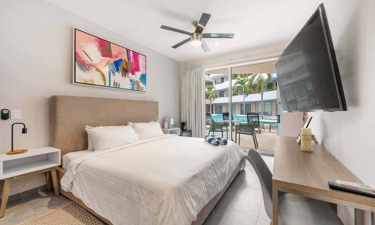 Downtown Condo | Charming Beachside Condo w High-Speed WiFi