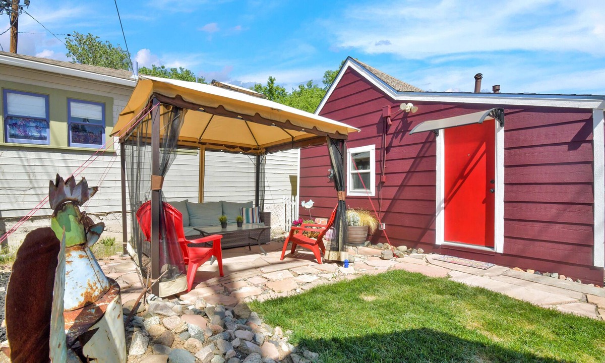 Prescott House | Charming Casita just steps from Historic Whiskey Row!