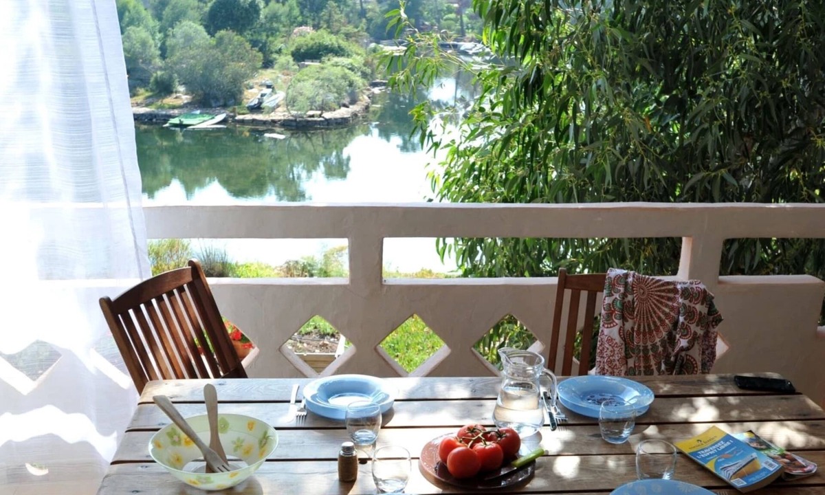 Lecci Apartment | Charming flat with view on the lagoon