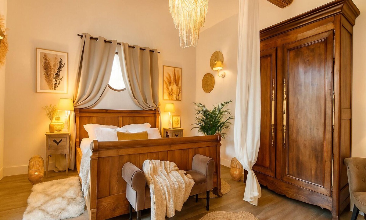 Le Manoir Cottage | Charming gîte with swimming pool, Nordic bath, close to the D-Day landing beaches.