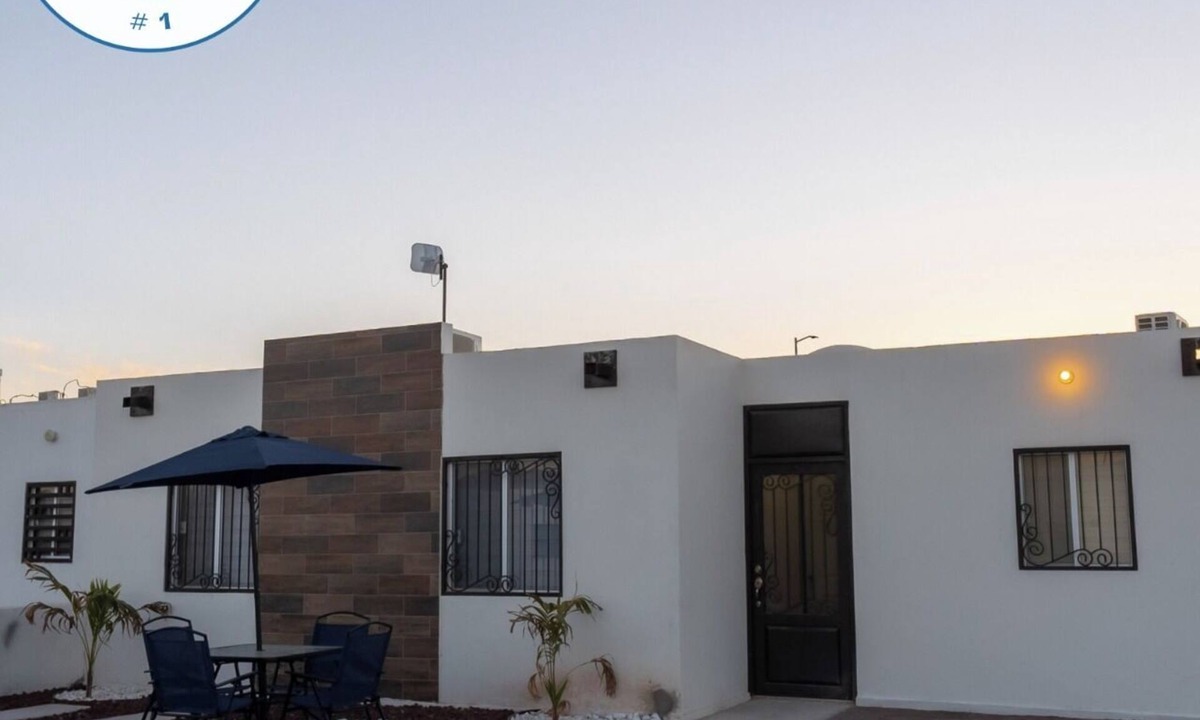 San Carlos Bed & Breakfast | Charming San Carlos B&B with Private Pool & BBQ