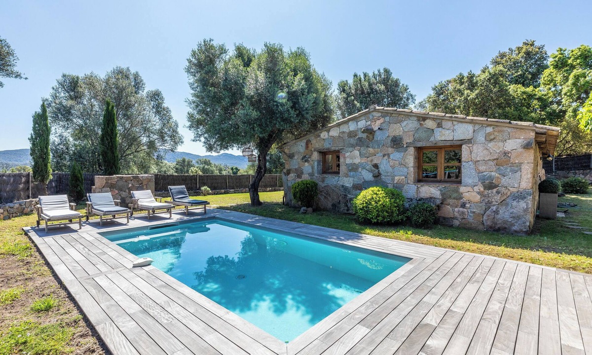 Sotta House | Charming sheepfold with private heated pool between sea and mountains
