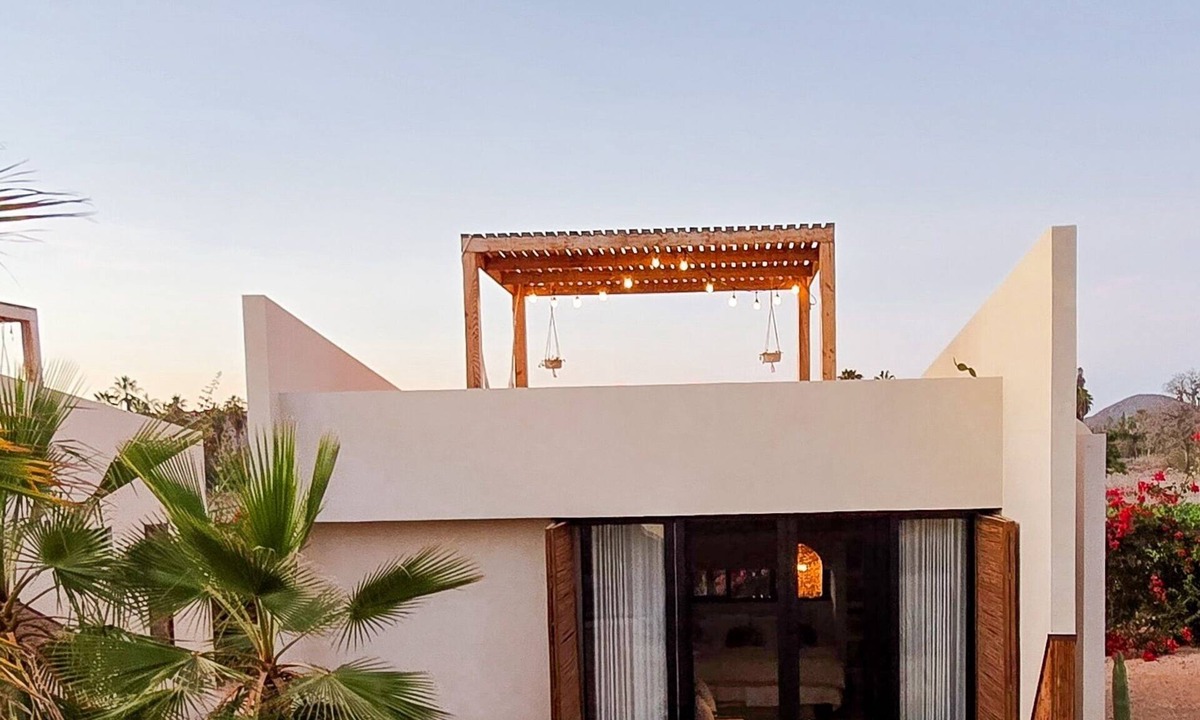 El Pescadero House | Chic Bungalow with Pool Near the Ocean