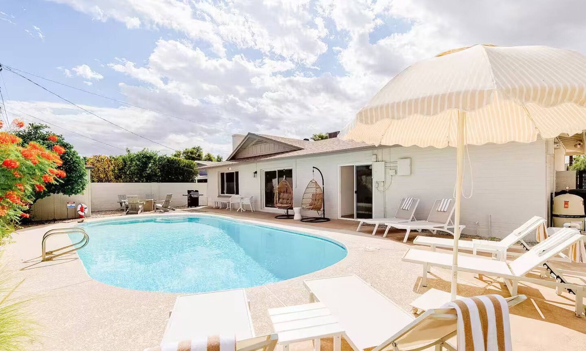 Park Scottsdale Four House | Chic Stay - Guest Favorite - Minutes to Old Town - Pool - Fire Pit