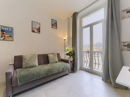 Centre Ville-Gare Apartment | City Center - Charming Studio - 2 MN Station Train