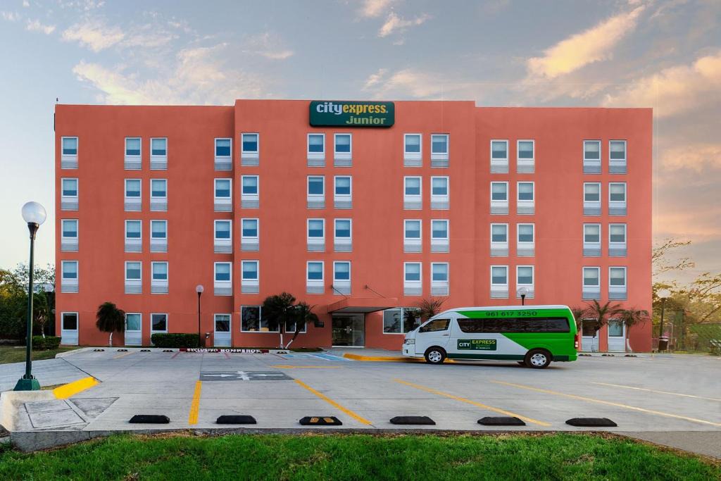 Tuxtla Gutierrez Hotel | City Express Junior by Marriott Tuxtla Gutierrez Poliforum