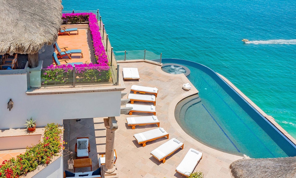 Pedregal Villa | Cliffside Oceanfront Villa w/Cook, Pool, Hot tub, Spa, Sauna & Panoramic Views