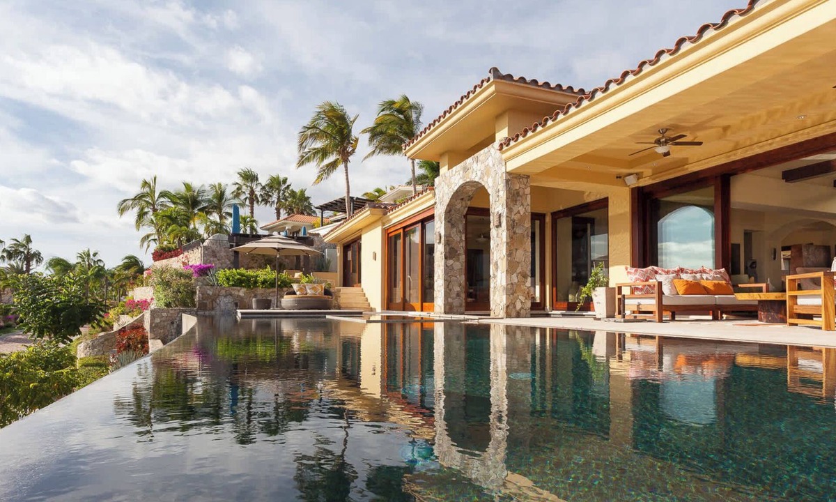 San Jose del Cabo Villa | Cliffside Palmilla Villa with Infinity Pool and Casita