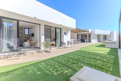 San Jose del Cabo House | Coastal Home near Surfing Beach