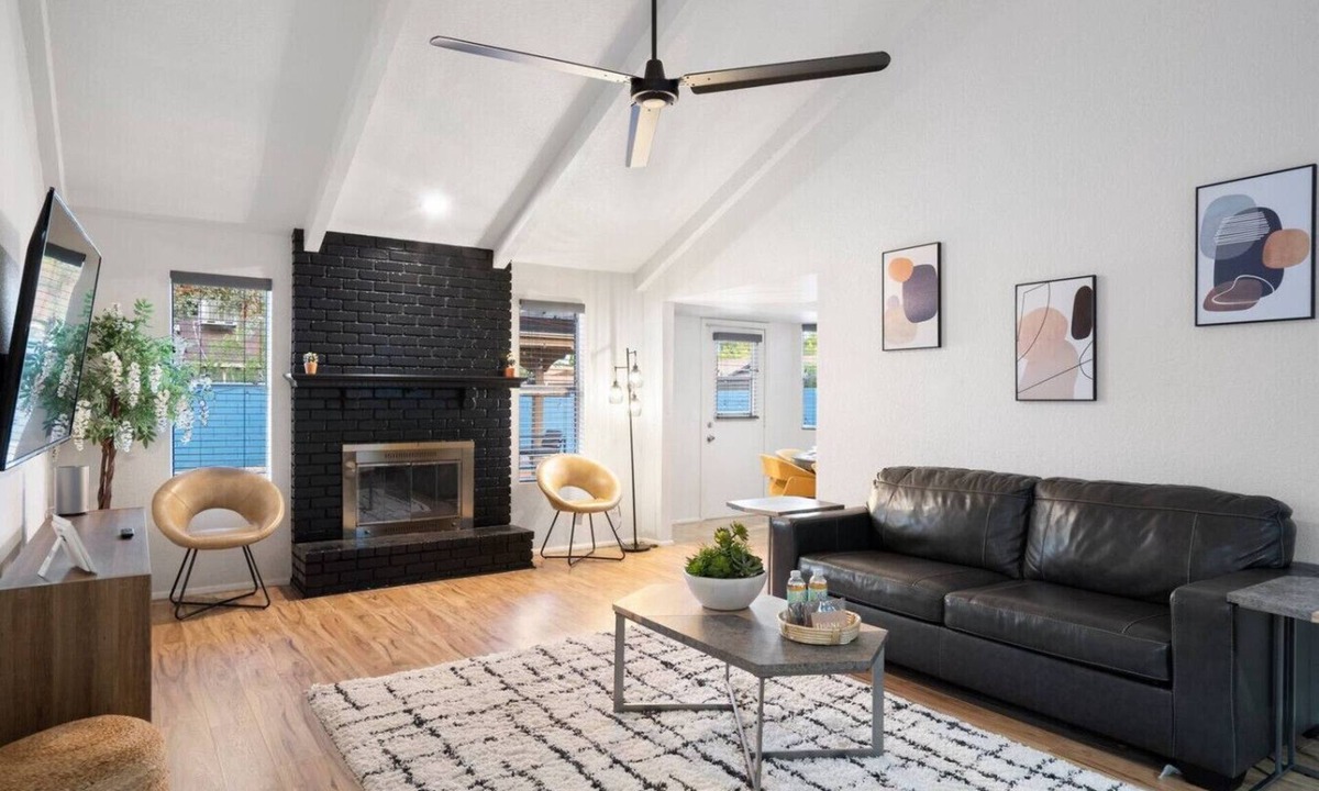Gilbert House | Cold AC Pool 3BR 2BA Near DT Gilbert