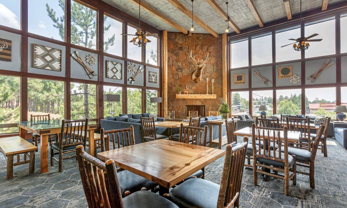 Woodlands Village Hotel | Comfort Inn Flagstaff South I-17