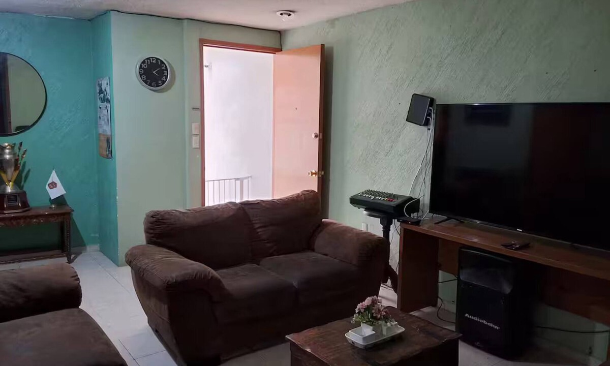 Naucalpan Apartment | Comfortable and centrally located apartment with private office.
