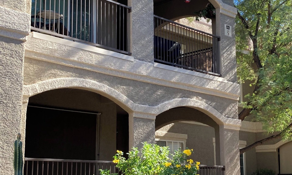 Oro Valley Condo | Comfortable 2 bedroom condo with den in resort-style development in Oro Valley