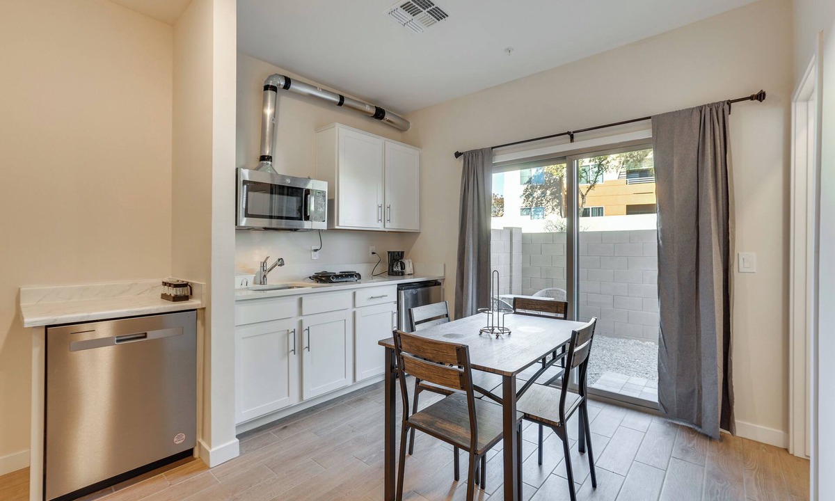 Desert View Apartment | Community Pool & Hiking Trails: Red Fox Retreat 2
