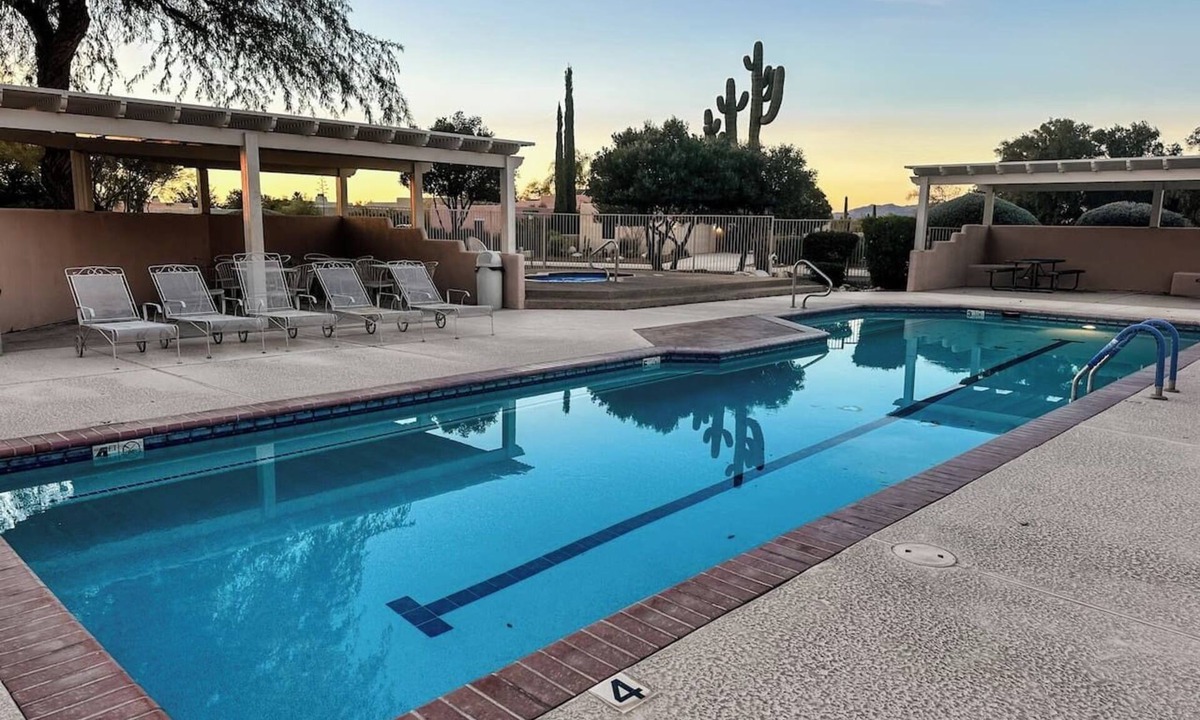Santa Fe Park House | Community Pool & Spa | 4 BR 3 BA | Yard | Office