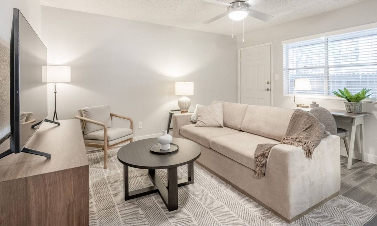 Deer Valley Apartment | Contemporary large 1BR, in unit Washer/Dryer, FREE parking with all amenities!
