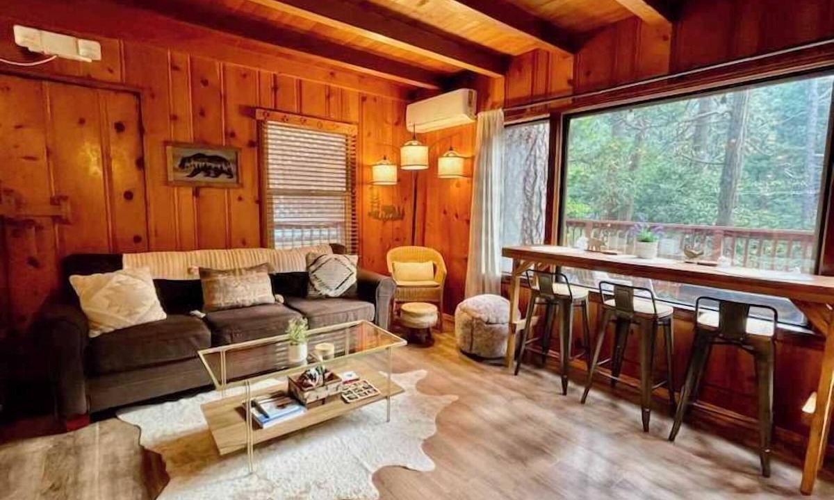 Crestline House | Cooled Micro Cabin | 1Bed + Loft