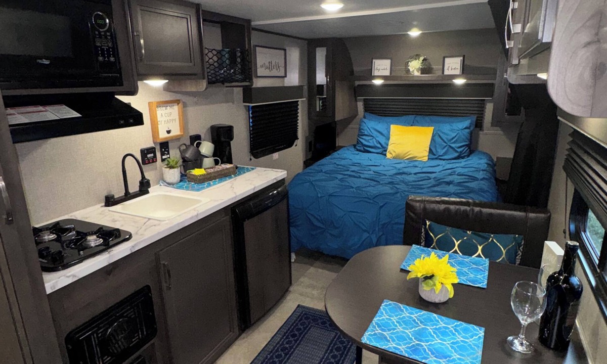 Cottonwood-Verde Village House | Couples Cozy Verde Oasis Getaway with 1 bedroom WiFi & AC in Lovely Cottonwood