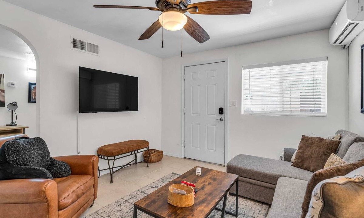 Rincon Heights Apartment | Cozy 2BR Summer Stay | Steps to UofA