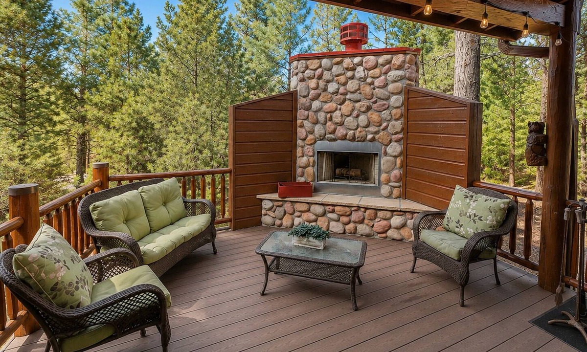Torreon Cabin | Cozy 3-bedroom cabin w/gorgeous outdoor deck in Show Low