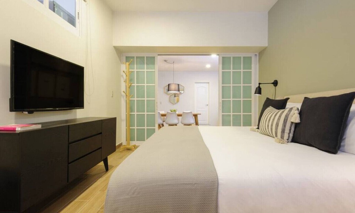 Zona Rosa Apartment | Cozy Apt. hidden inside an antique plaza @Juarez