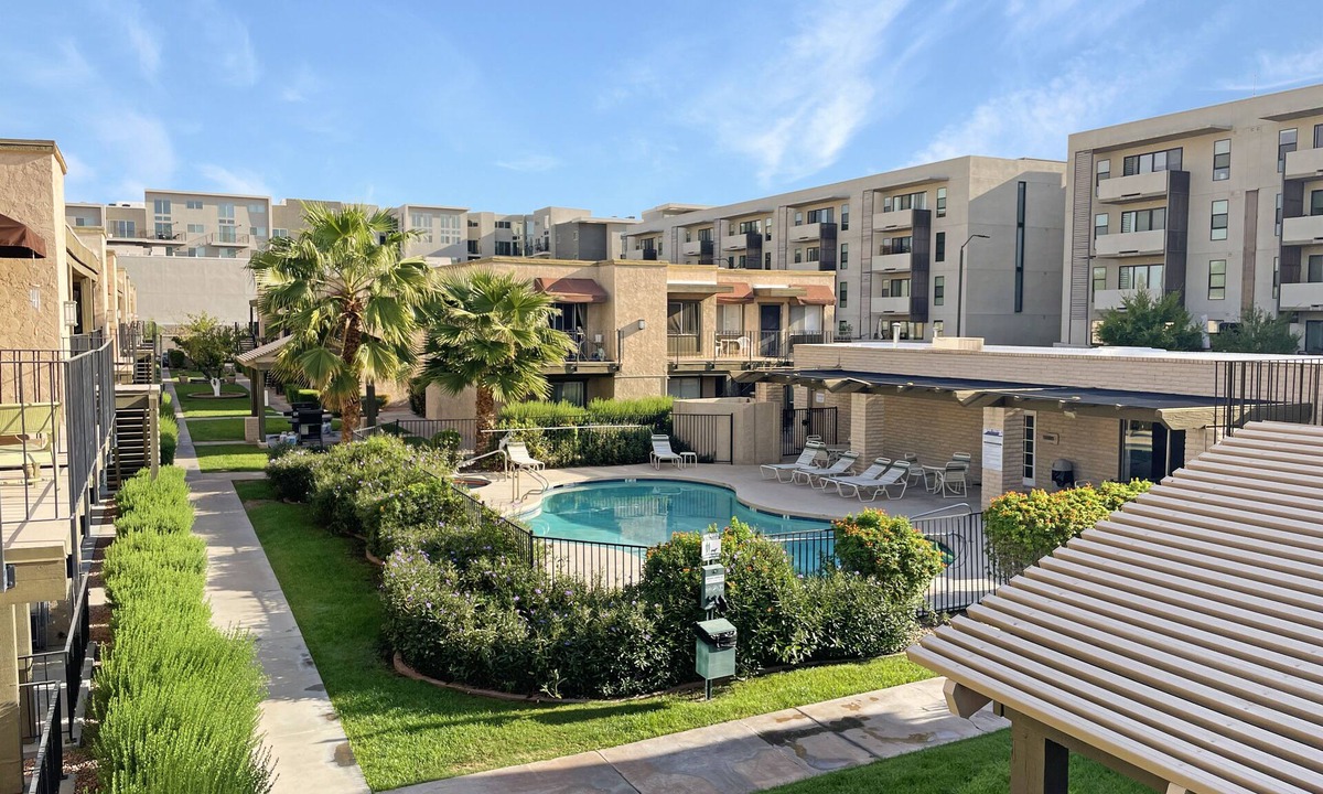 Camelback East Condo | Cozy Biltmore Condo with Heated Pool and Hot Tub