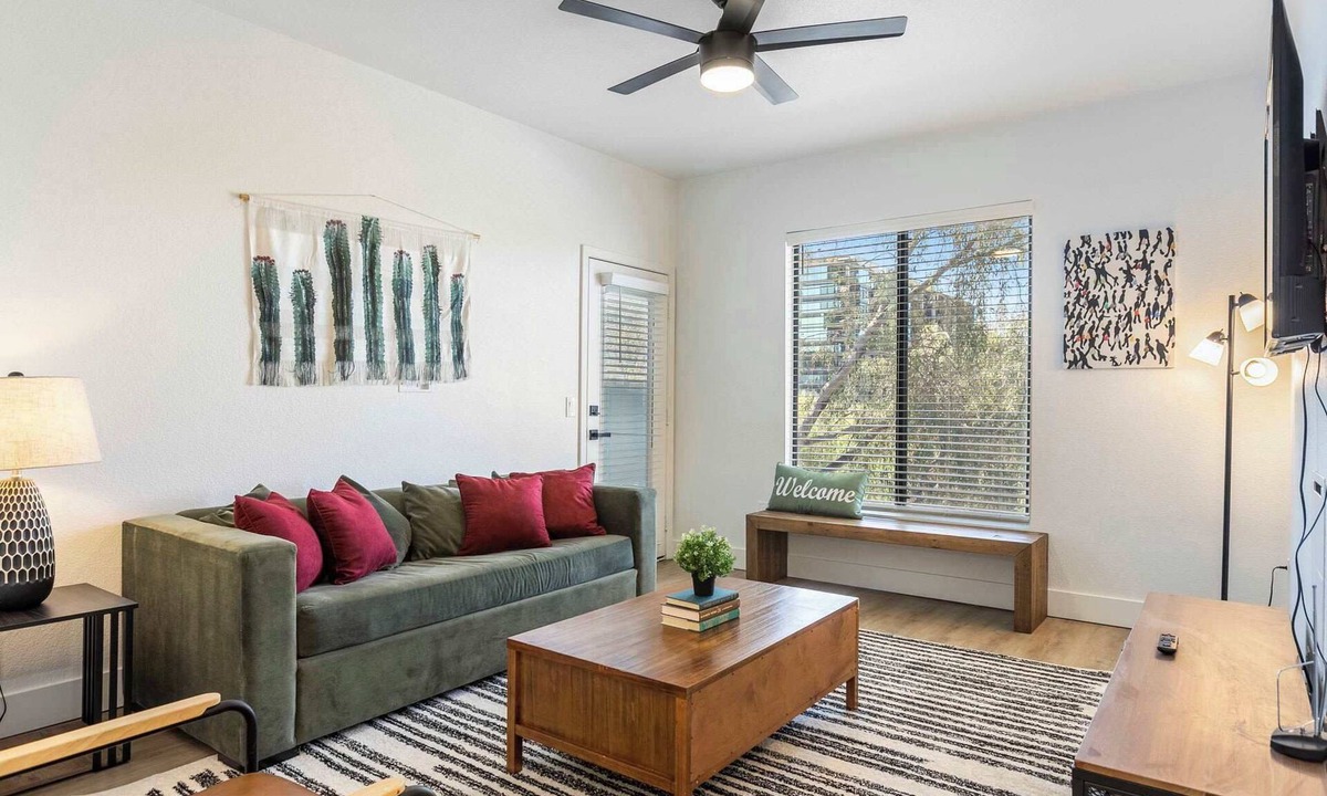 Desert Paradise Estates Apartment | CozySuites at Kierland Commons with pool #01