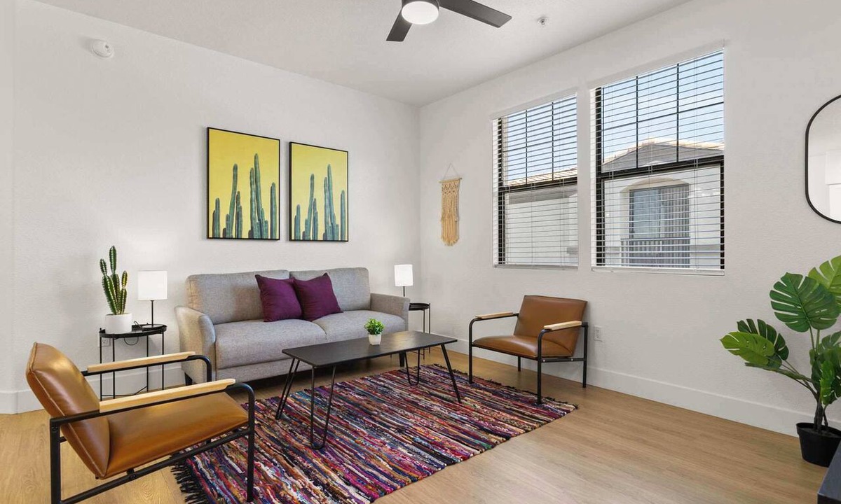 Glendale Sports and Entertainment District Apartment | CozySuites Glendale by the stadium with pool! 15
